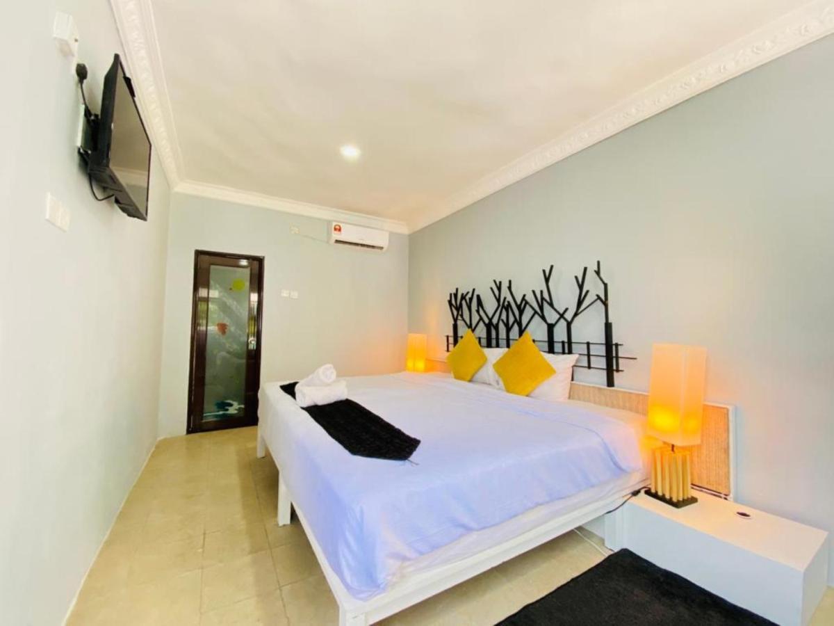 Fat Mermaid Guesthouse Пантай-Сенанг Экстерьер фото