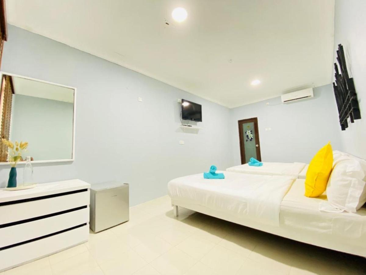 Fat Mermaid Guesthouse Пантай-Сенанг Экстерьер фото